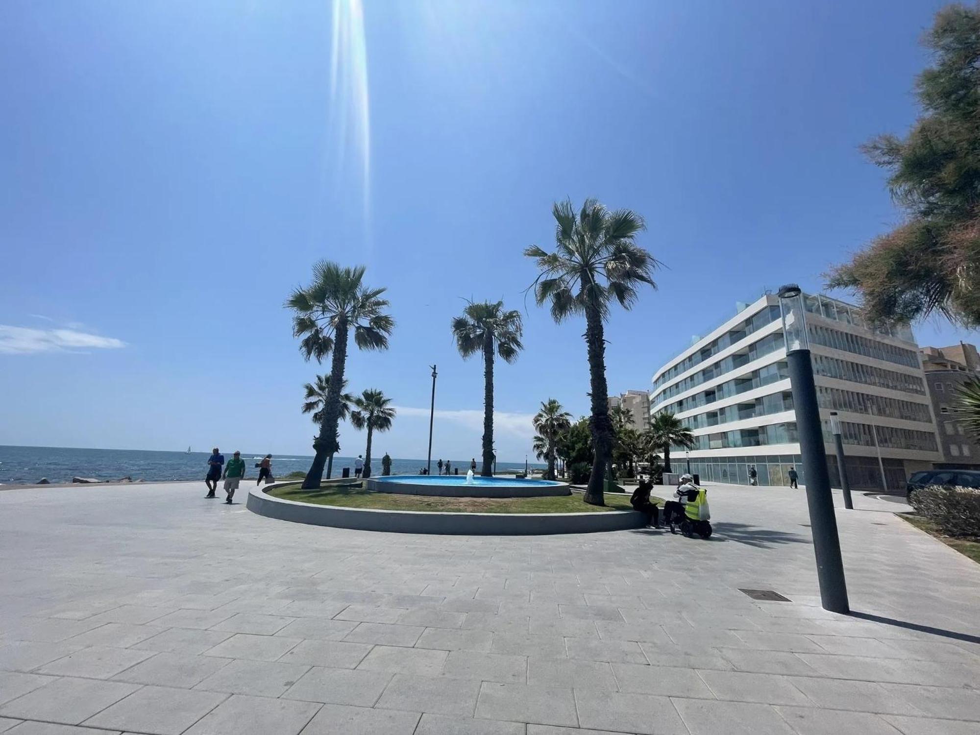 Amazing Penthouse On The Beach, Sea Views, Wifi, Airconditioning And Parking Torrevieja Exterior photo