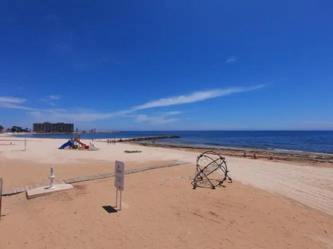 Amazing Penthouse On The Beach, Sea Views, Wifi, Airconditioning And Parking Torrevieja Exterior photo